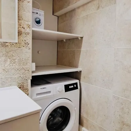 Le Cocon Setois, Clim, Patio Et Garage Pour Vehicule Type Golf, Linge De Lit Et Serviettes Non Inclus Apartment