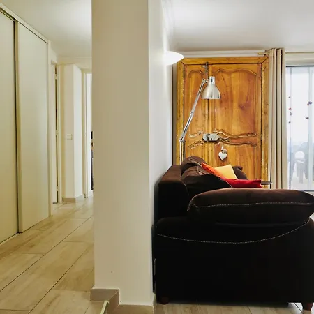 Le Cocon De Sètois, Clim, Patio Et Garage Pour Véhicule Type Golf, Linge De Lit Et Serviettes Inclus Appartement *