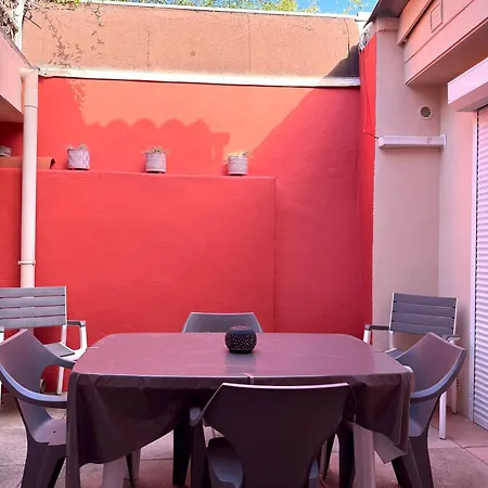 Le Cocon De Sètois, Clim, Patio Et Garage Pour Véhicule Type Golf, Linge De Lit Et Serviettes Inclus *
